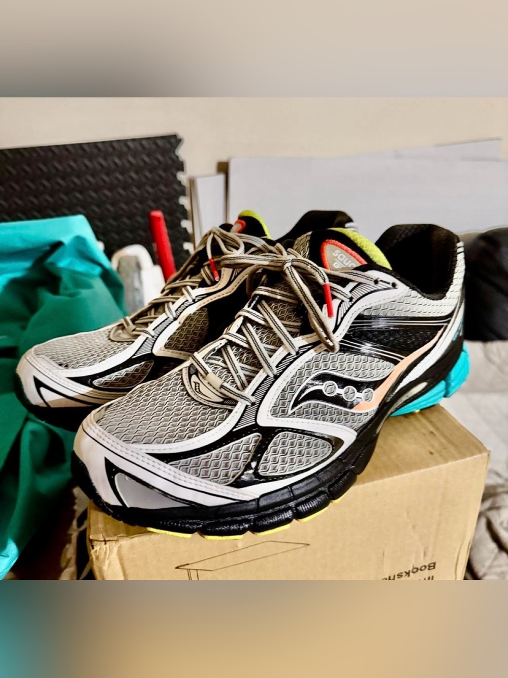 Men's Gray and Black Running Shoes - Lightweight Athletic Sneakers